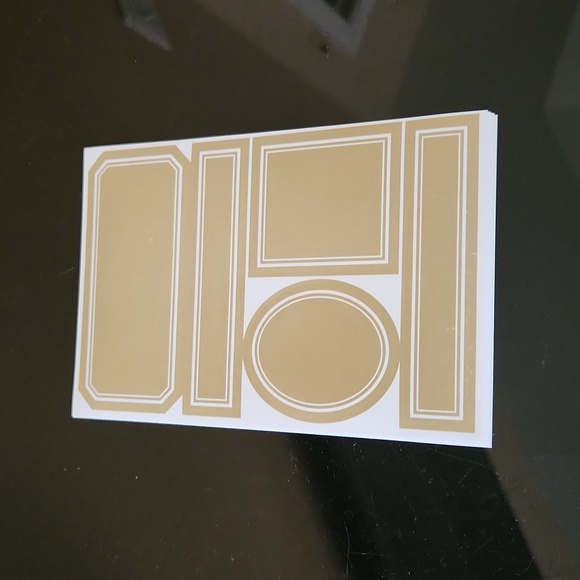 Himalayan Pink Bath Salts in a decorative jar - Picture 3 of 3